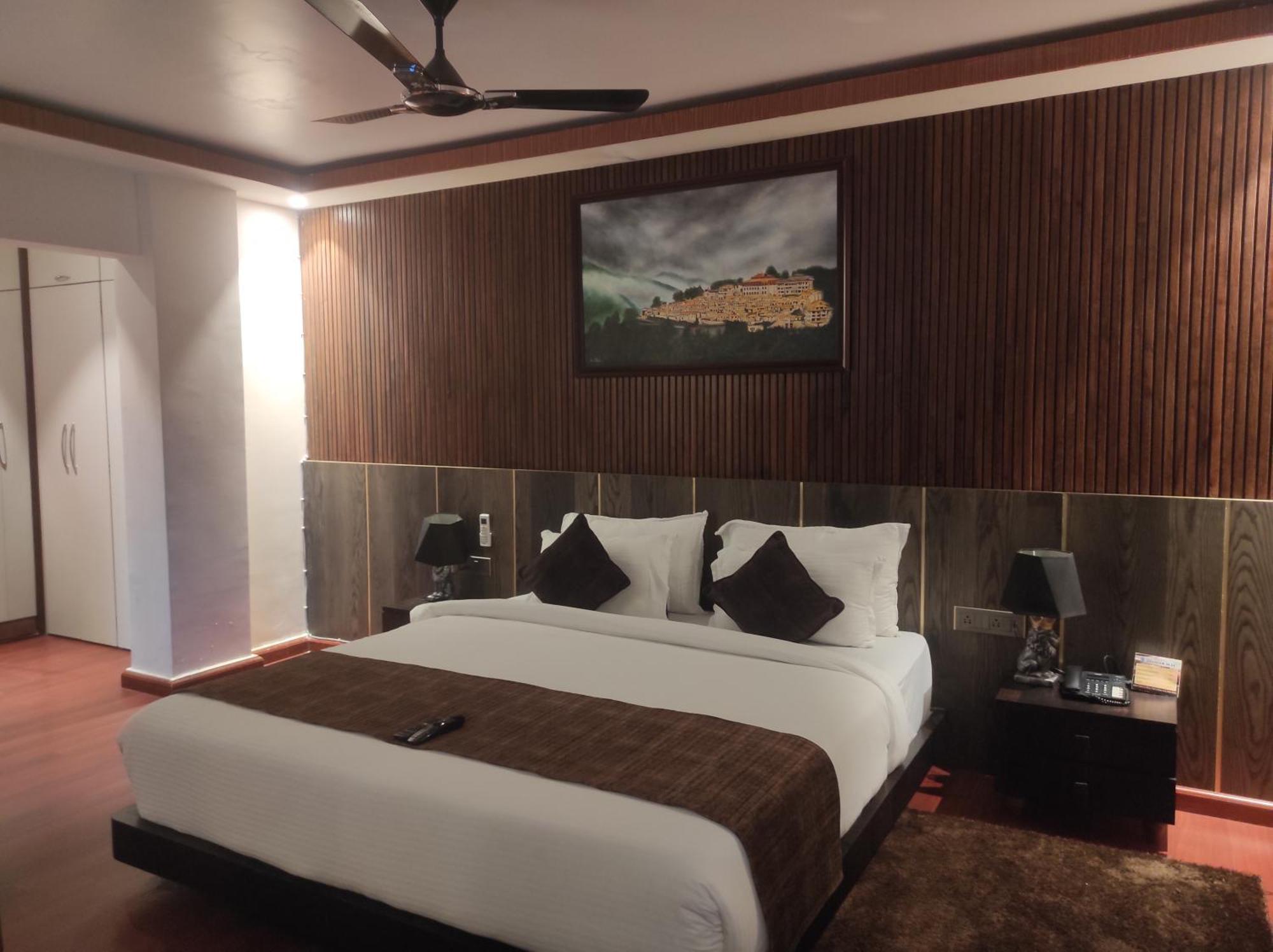 Itānagar Hotel Obsidian Blue מראה חיצוני תמונה