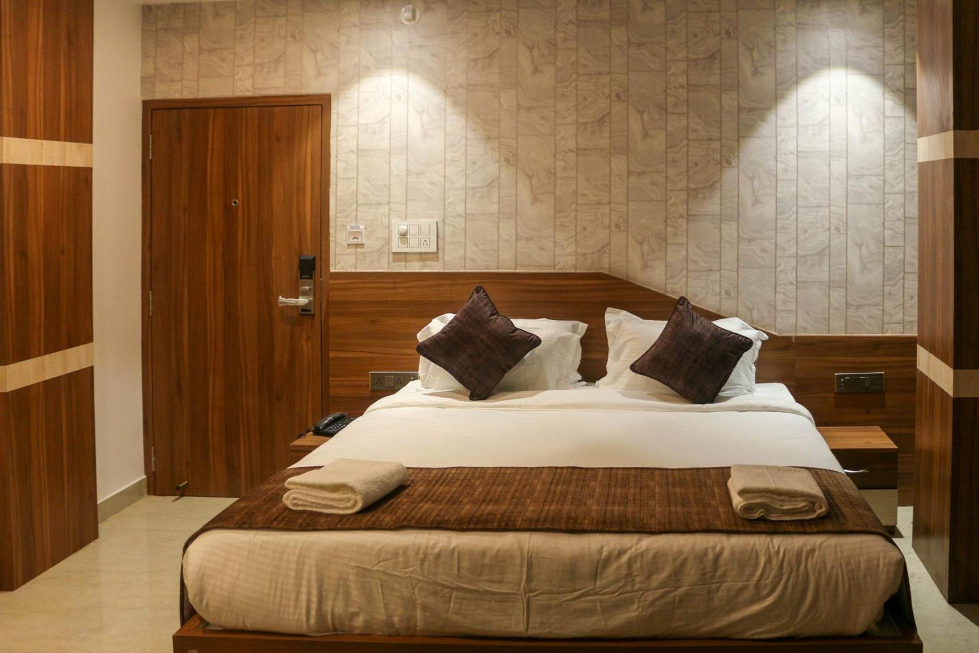 Itānagar Hotel Obsidian Blue מראה חיצוני תמונה