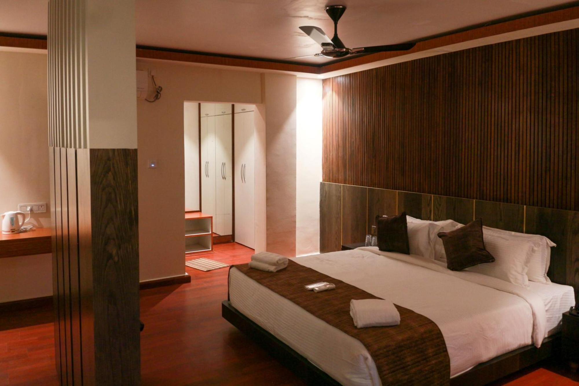 Itānagar Hotel Obsidian Blue מראה חיצוני תמונה