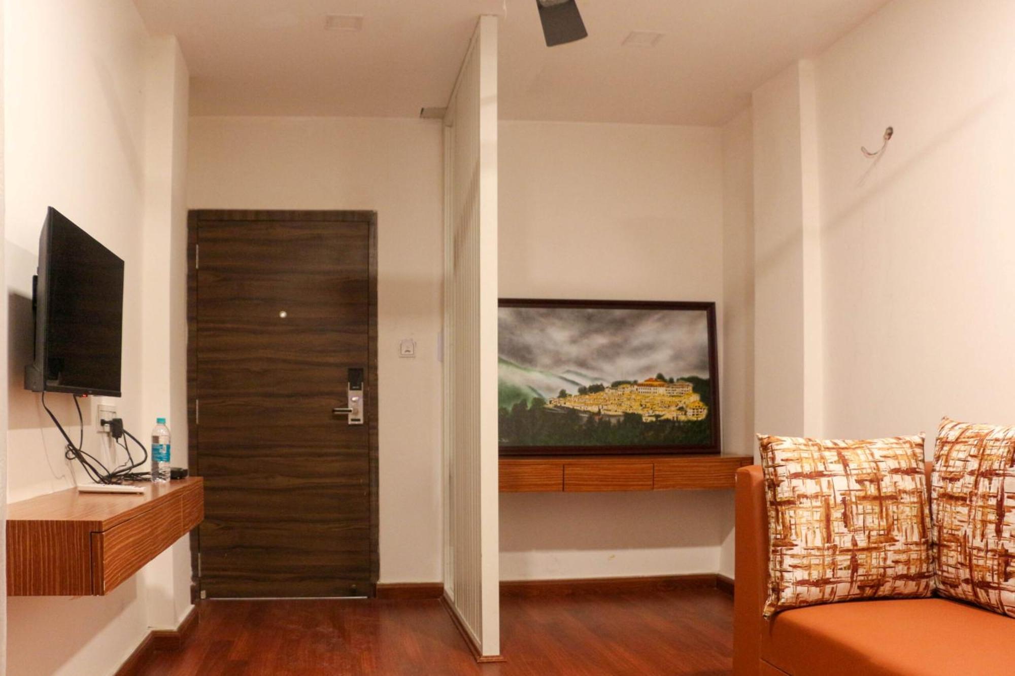 Itānagar Hotel Obsidian Blue מראה חיצוני תמונה